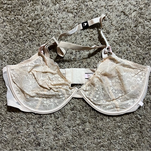 Victoria Secret Unlined Demi Bra Multiway Straps Cream - 40DD - NWT - Picture 1 of 5